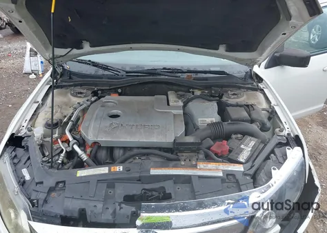 2011 Ford Fusion Hybrid from USA, damaged, VIN 3FADP0L31BR119560